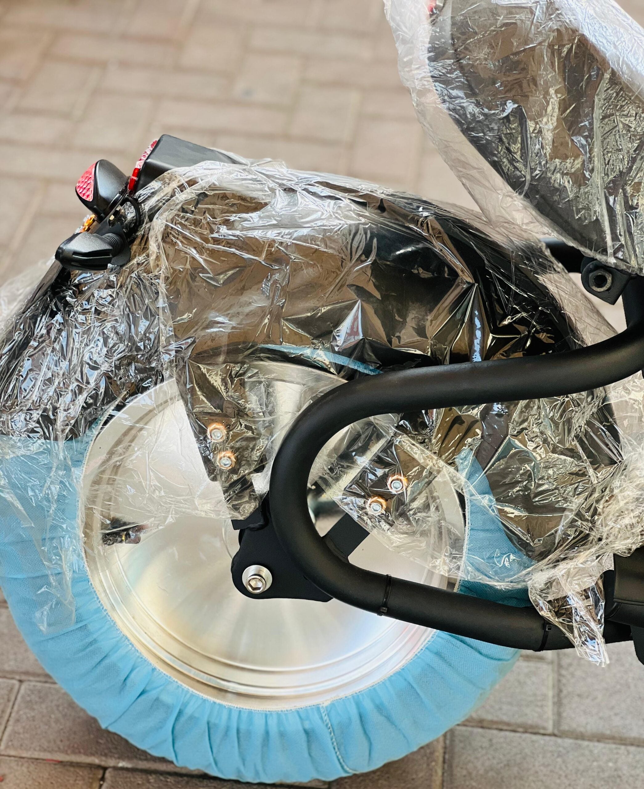 Rohan Wings X-15 Sports Electric Scooter | 3000W Motor | 60V12Ah | 60km/h | UAE